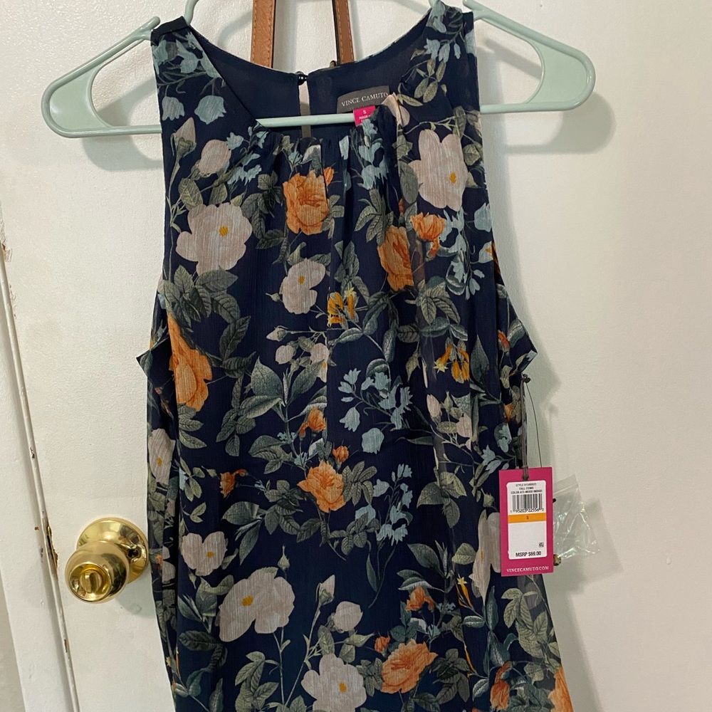 vince camino sleeves blouse in size small